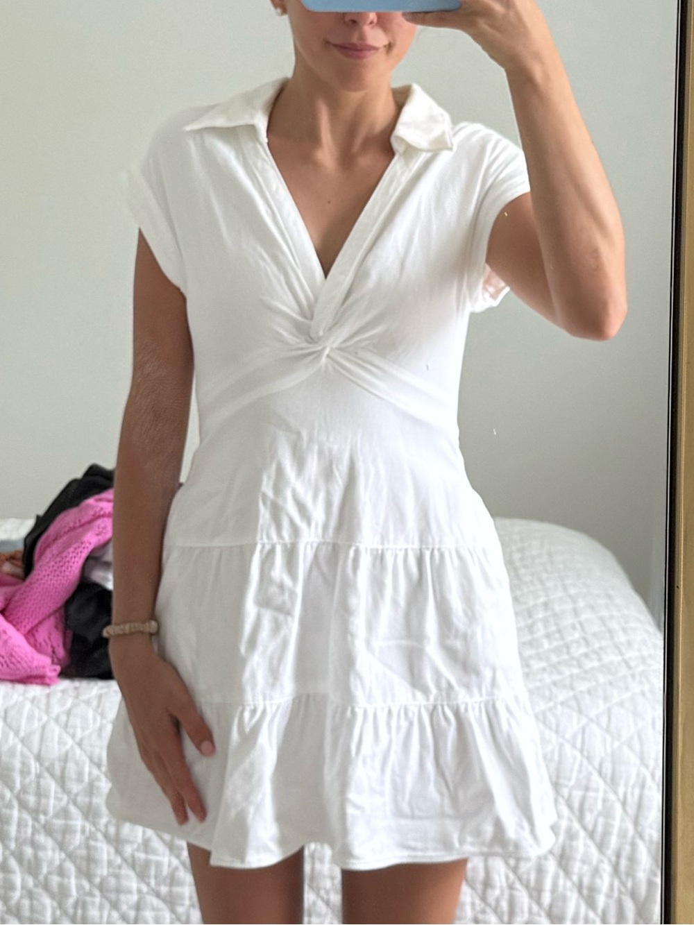 Alice + Olivia White Twisted V-Neck Short Sleeve Mini Dress